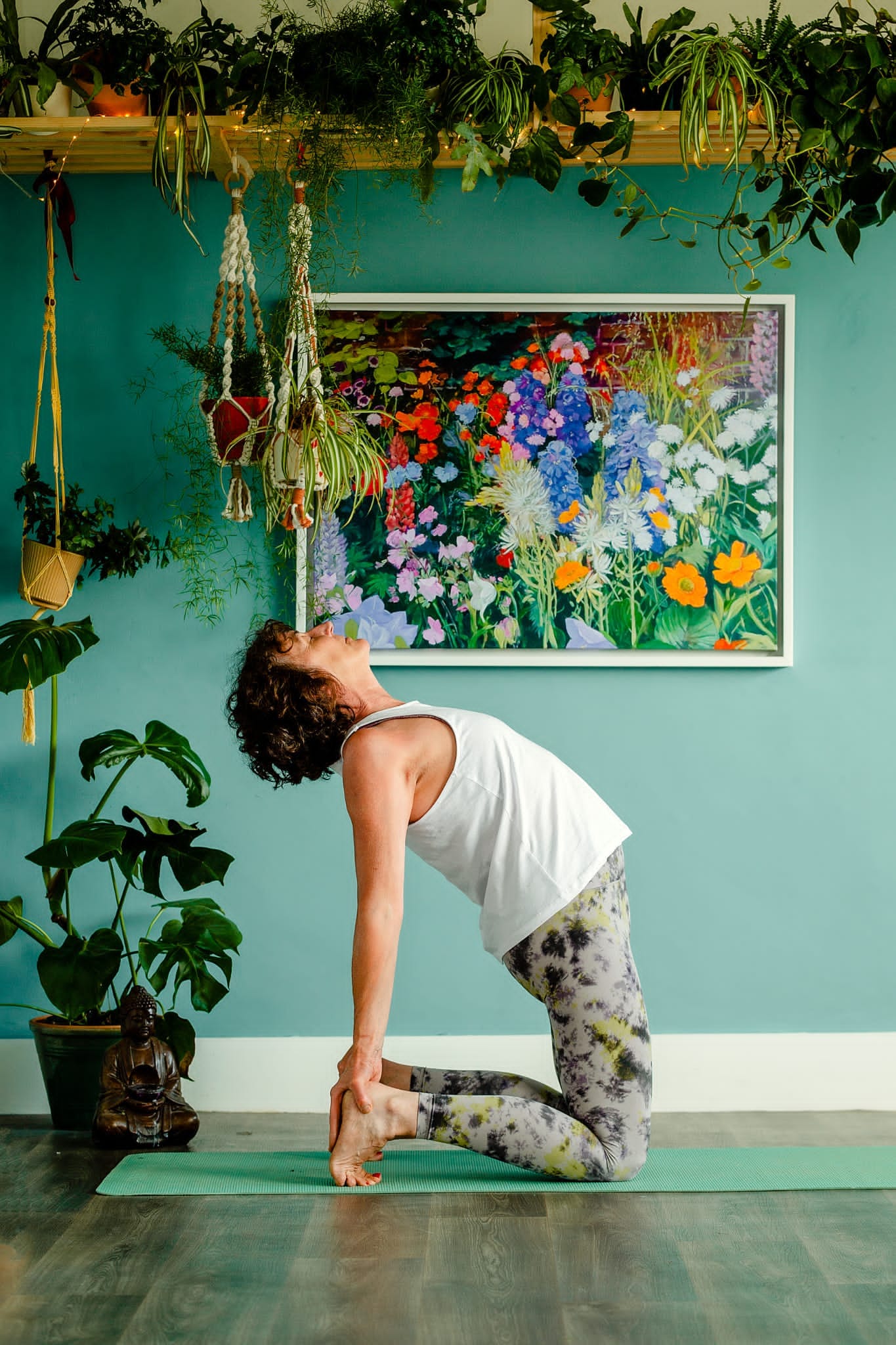 siobhan practicing yoga at setu
